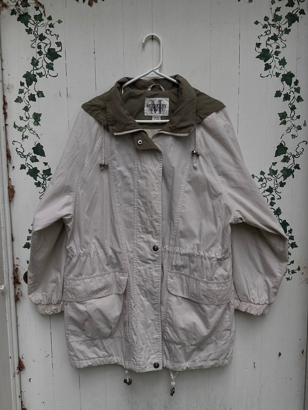 90’s Oversized Women's Cream Anorak Jacket with Olive Hood by Mulberry Street M